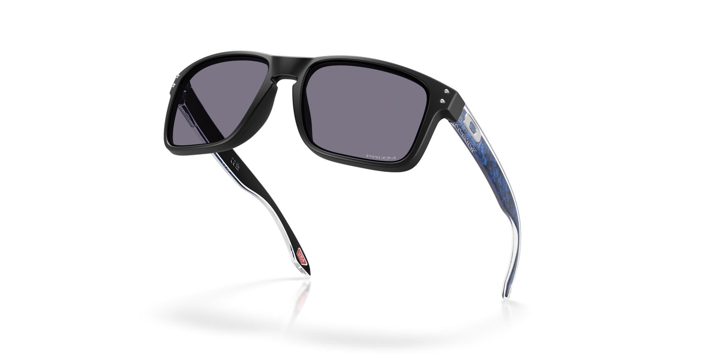 Oakley Holbrook OO9102 Matte Black-Blue/Prizm Grey #colour_matte-black-blue-prizm-grey