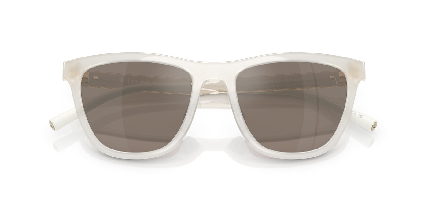 Oliver Peoples R-9 OV5558SU Warm White/Sierra Flash Mirror #colour_warm-white-sierra-flash-mirror