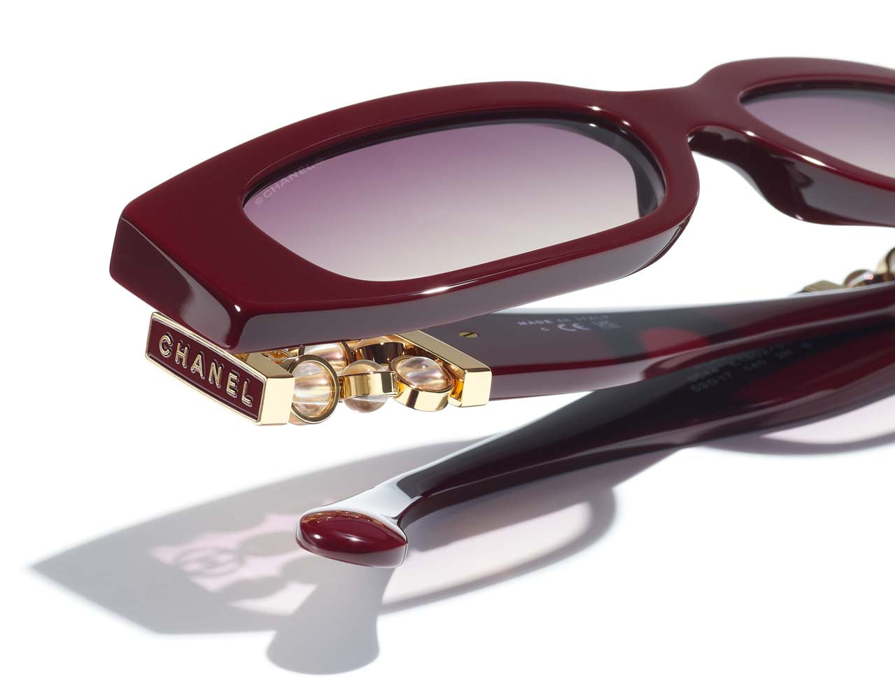 #colour_burgundy-red-gradient