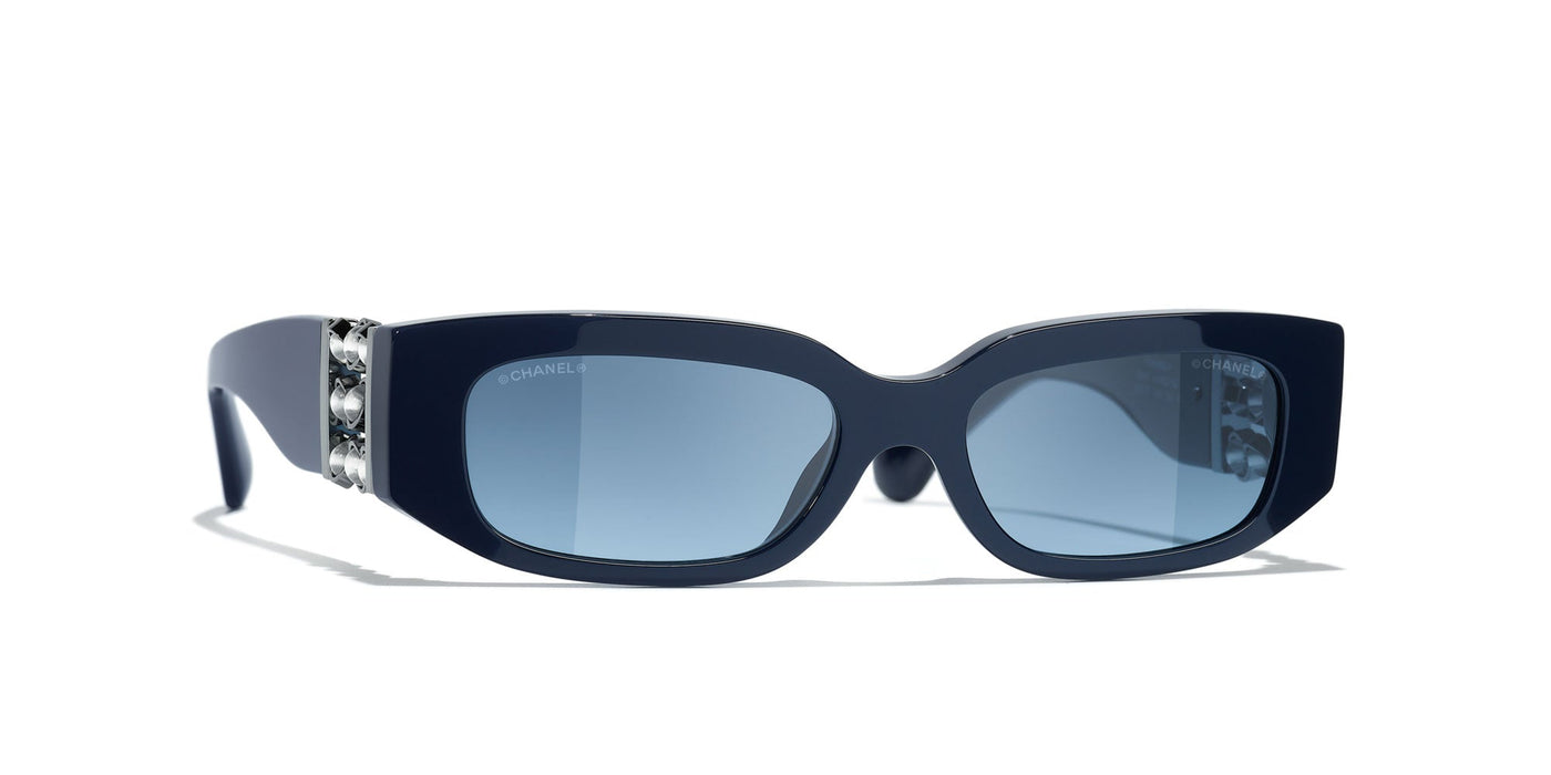 #colour_dark-blue-grey-blue-gradient